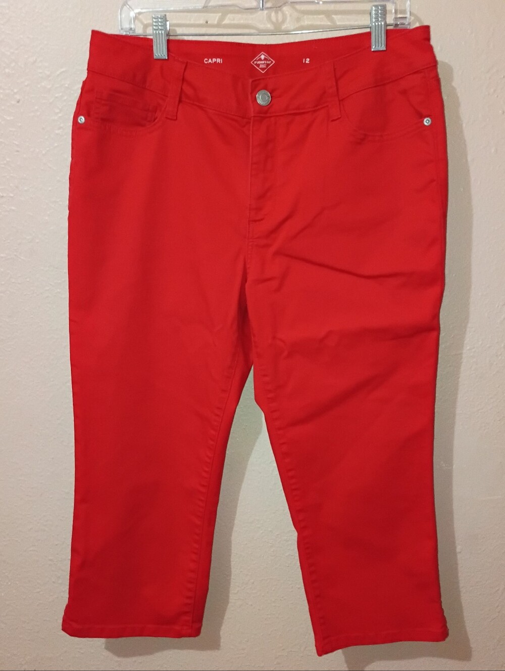 NWOT St Johns Bay Size 12 Bright Red Capris